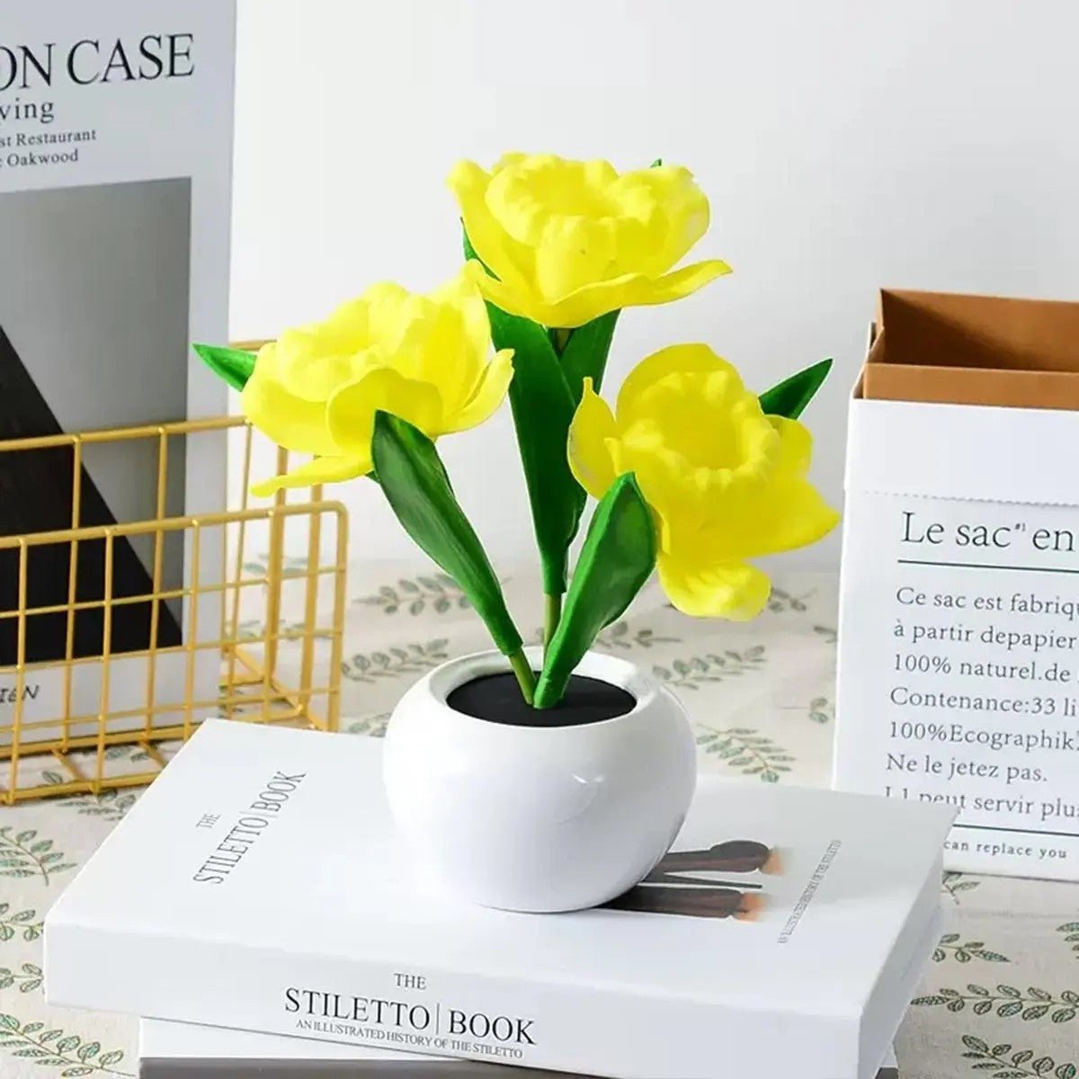 Tulip LED Night Light — Decor for Living Rooms and Bedrooms - Yellow Daffodil